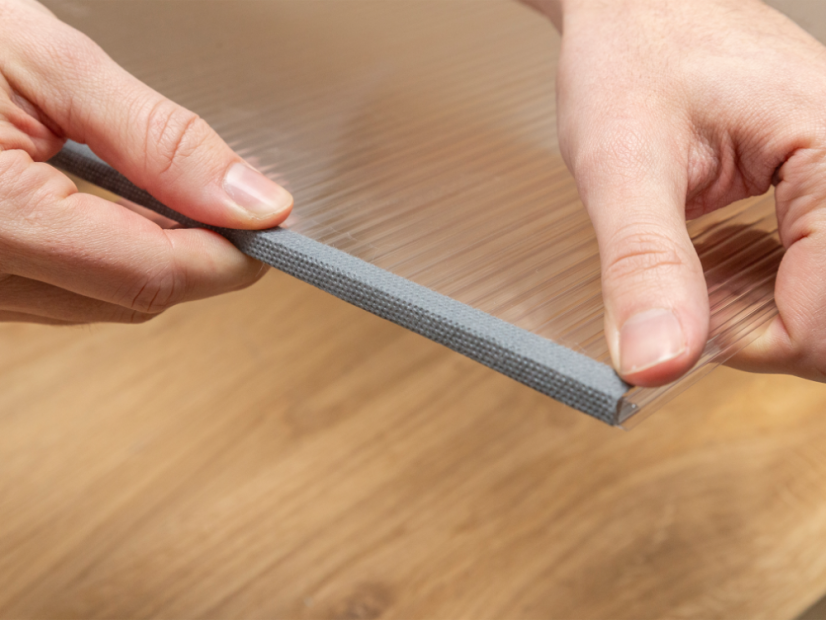 Bandă de închidere Antidust - Dimensiune: 2,5 cm x 33 m