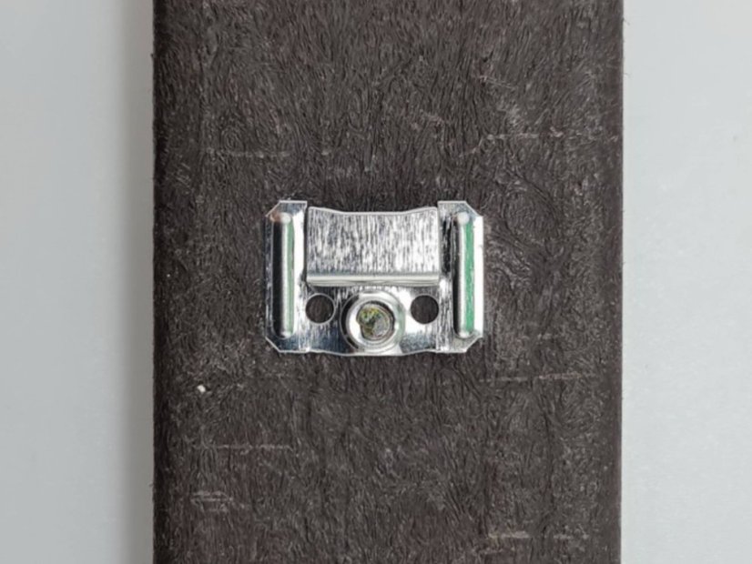 Clip de montaje para revestimiento de plástico