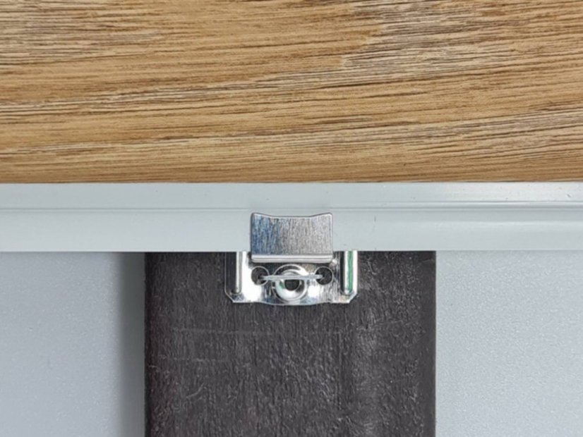 Clip de montaje para revestimiento de plástico