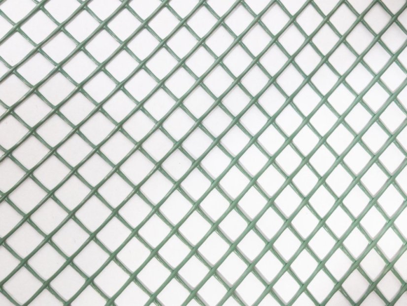 Kunststoffgeflecht als Verbissschutz für Bäume