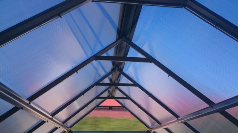 Gewächshaus aus Polycarbonat House - Abmessung: 2,35 x 9,17 m