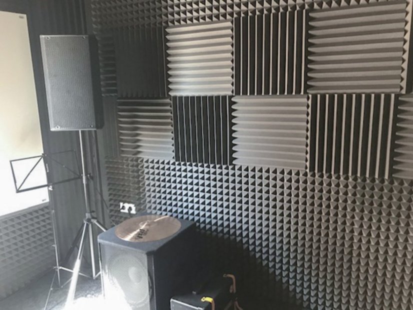 Akustikschaumstoff Pyramiden - Größe: 100 x 50 x 7 cm