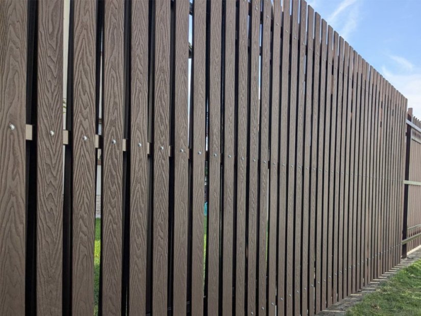 Lame de clôture composite chêne brun - Variante: Droite, Taille: 71 x 11 x 300 mm