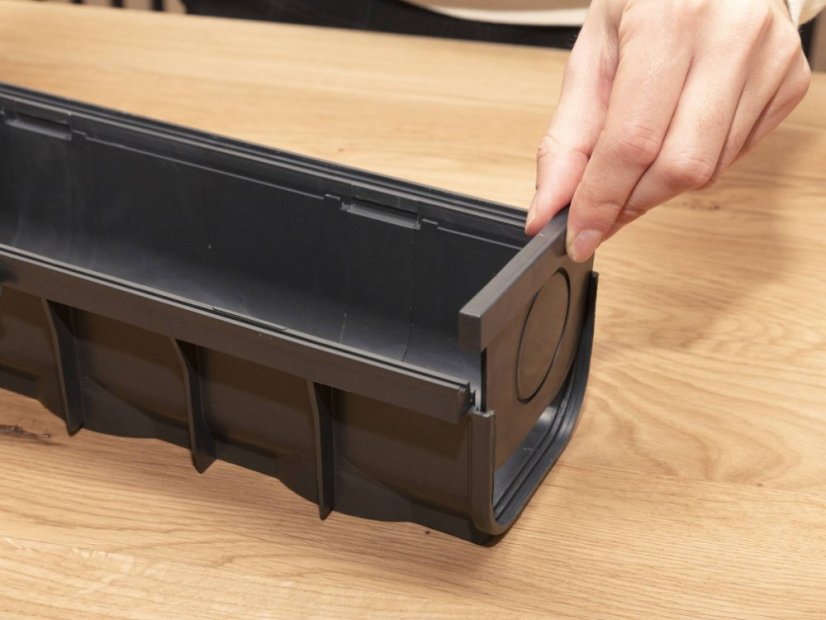 Plastikowy kanał odpływowy A15 z kratką ocynkowaną (zestaw 3 szt.)
