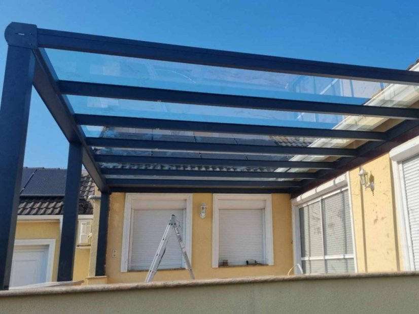 Pergola RAL 7016 s LED osvětlením